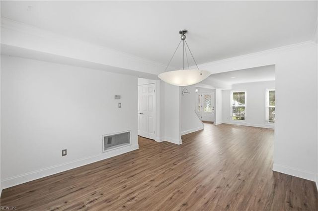 1869 Tolstoy DR, Virginia Beach, VA 23454