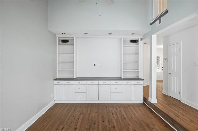 1869 Tolstoy DR, Virginia Beach, VA 23454