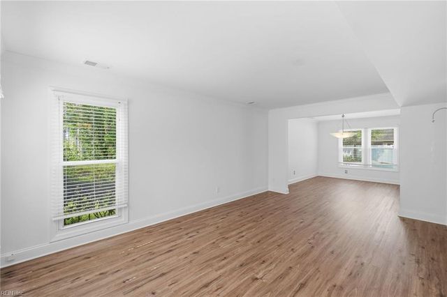 1869 Tolstoy DR, Virginia Beach, VA 23454
