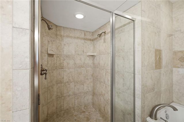 1869 Tolstoy DR, Virginia Beach, VA 23454