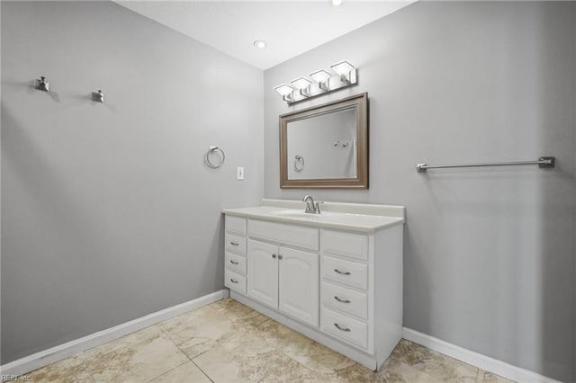 1869 Tolstoy DR, Virginia Beach, VA 23454