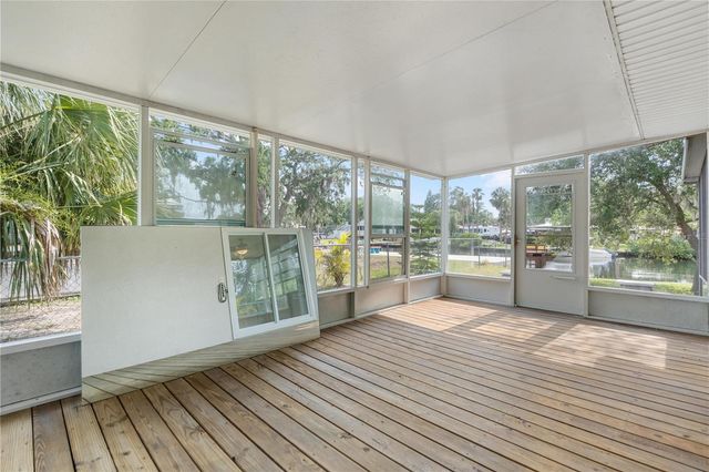 5822 RIVER ROAD, New Port Richey, FL 34652