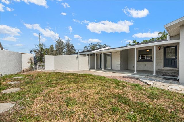 5822 RIVER ROAD, New Port Richey, FL 34652