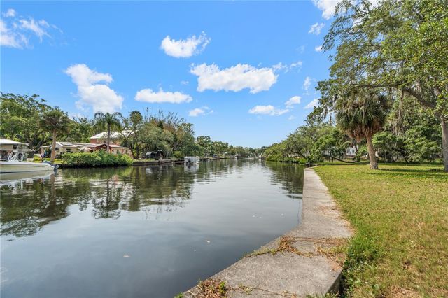 5822 RIVER ROAD, New Port Richey, FL 34652