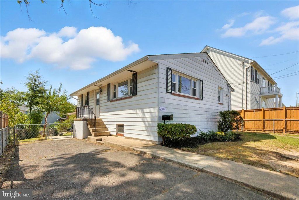 2012 S LINCOLN ST, Arlington, VA 22204