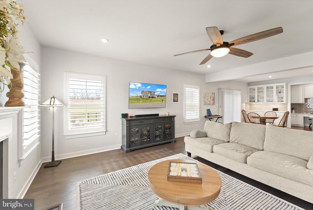 38373 CORALBERRY PL, Lovettsville, VA 20180