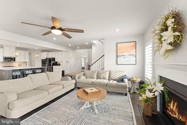 38373 CORALBERRY PL, Lovettsville, VA 20180