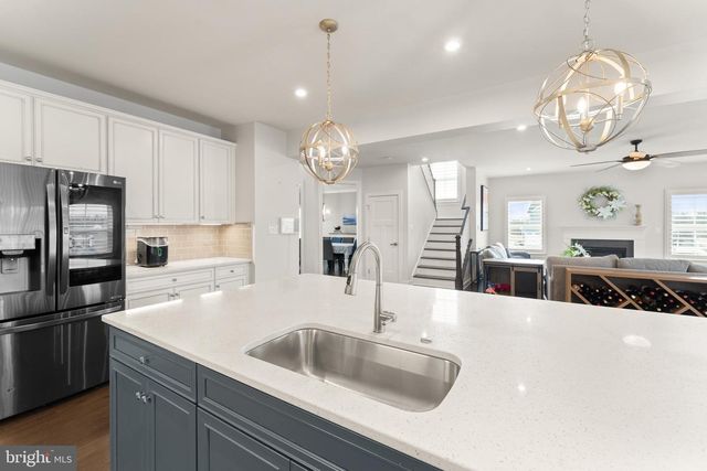 38373 CORALBERRY PL, Lovettsville, VA 20180