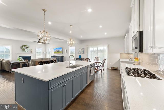 38373 CORALBERRY PL, Lovettsville, VA 20180