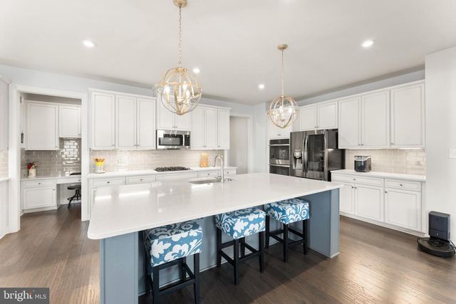 38373 CORALBERRY PL, Lovettsville, VA 20180