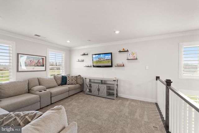 38373 CORALBERRY PL, Lovettsville, VA 20180