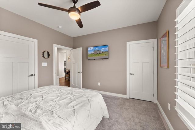 38373 CORALBERRY PL, Lovettsville, VA 20180