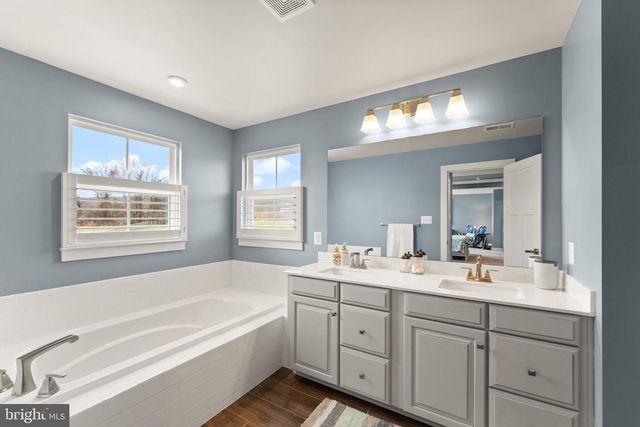 38373 CORALBERRY PL, Lovettsville, VA 20180