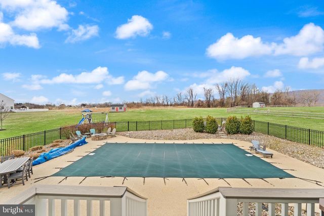 38373 CORALBERRY PL, Lovettsville, VA 20180