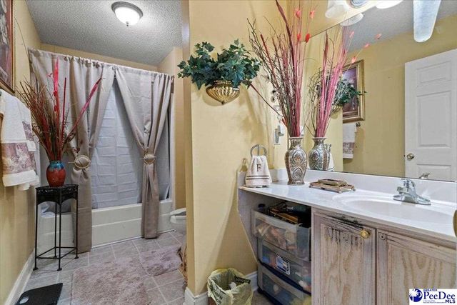 511 N Pinckney St, Timmonsville, SC 29161