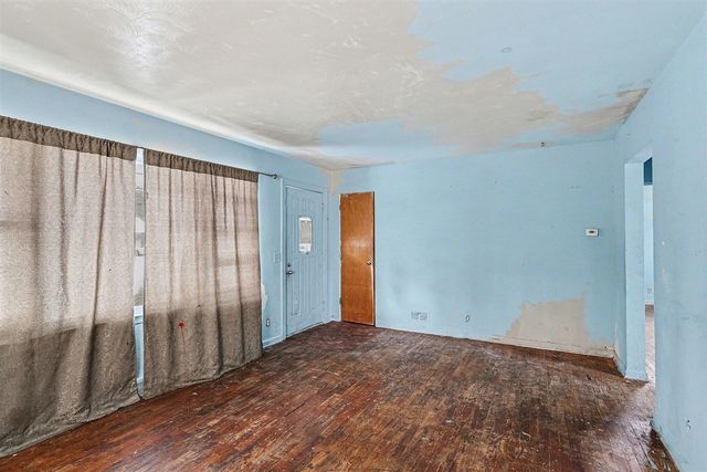 2928 Lafayette Circle, Lansing, MI 48906