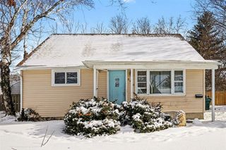 2928 Lafayette Circle, Lansing, MI 48906