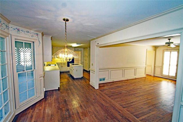 2070 Shallowford Park Manor, Roswell, GA 30075