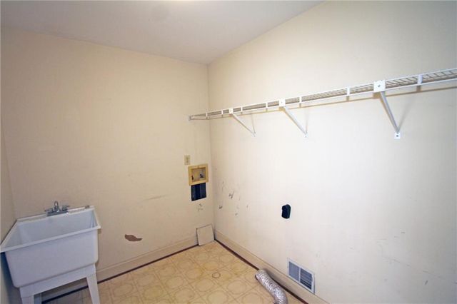 2070 Shallowford Park Manor, Roswell, GA 30075