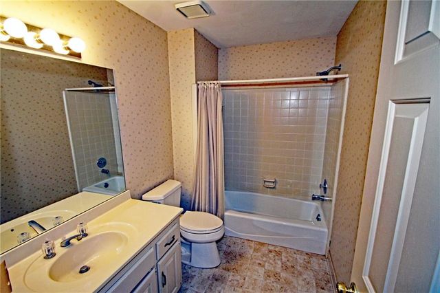 2070 Shallowford Park Manor, Roswell, GA 30075