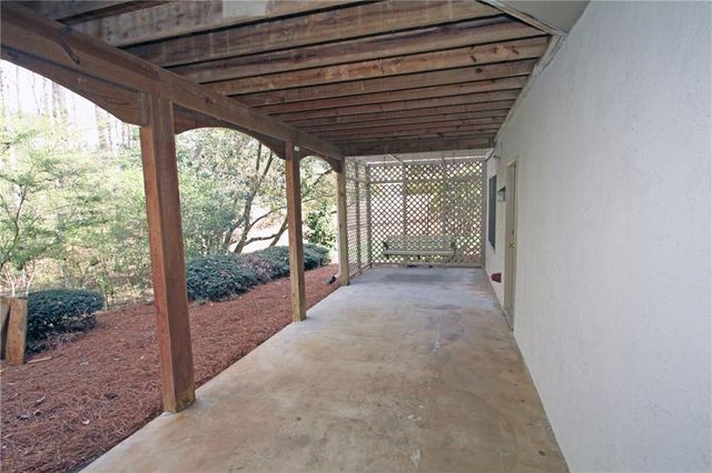 2070 Shallowford Park Manor, Roswell, GA 30075