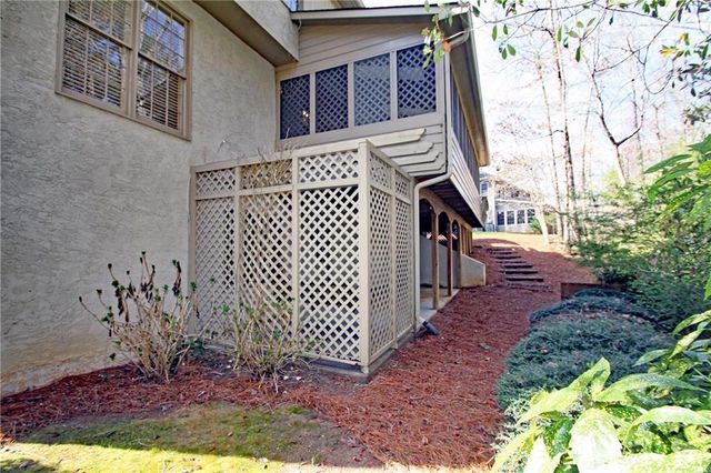 2070 Shallowford Park Manor, Roswell, GA 30075