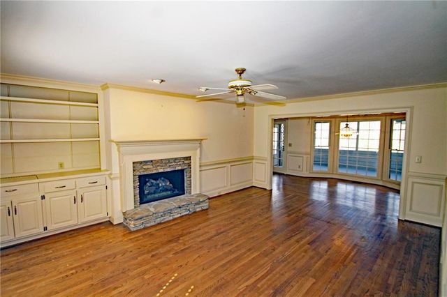 2070 Shallowford Park Manor, Roswell, GA 30075