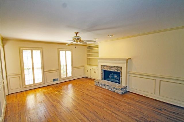 2070 Shallowford Park Manor, Roswell, GA 30075