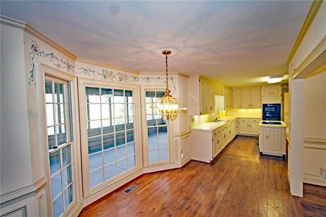 2070 Shallowford Park Manor, Roswell, GA 30075