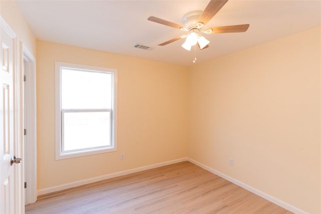 4425 7th Street, Bacliff, TX 77518