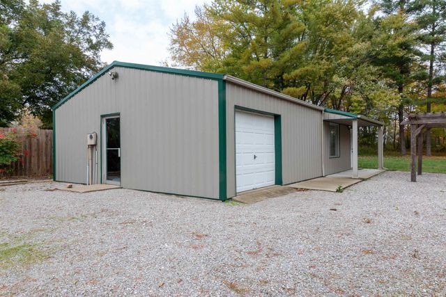 2233 Folsomville Road, Boonville, IN 47601