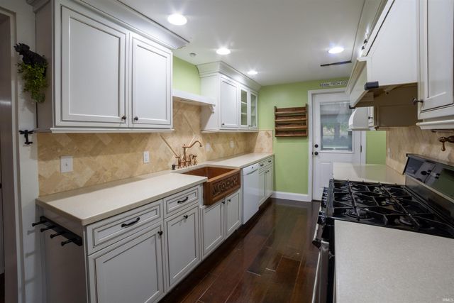 2233 Folsomville Road, Boonville, IN 47601