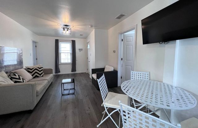 4358 N Oak Park Avenue, Harwood Heights, IL 60706