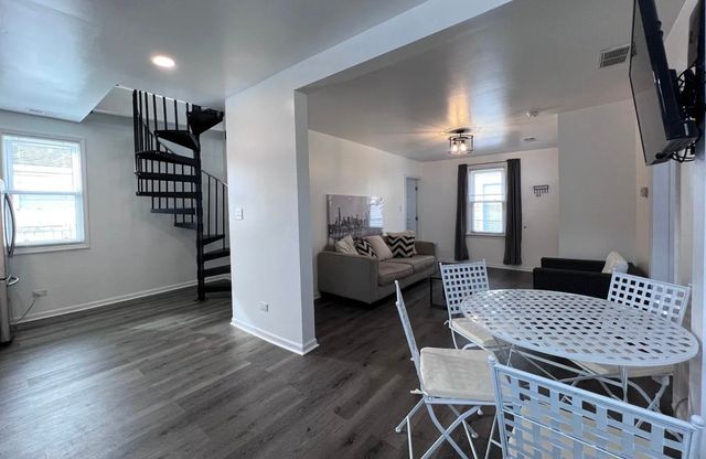 4358 N Oak Park Avenue, Harwood Heights, IL 60706