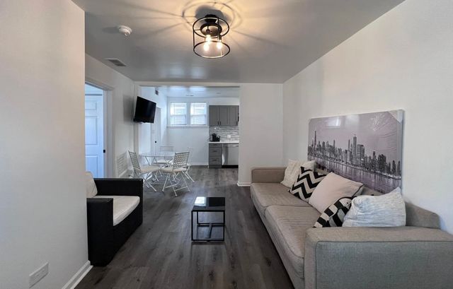 4358 N Oak Park Avenue, Harwood Heights, IL 60706