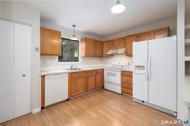 550 Darling Street 42B, Southington, CT 06489