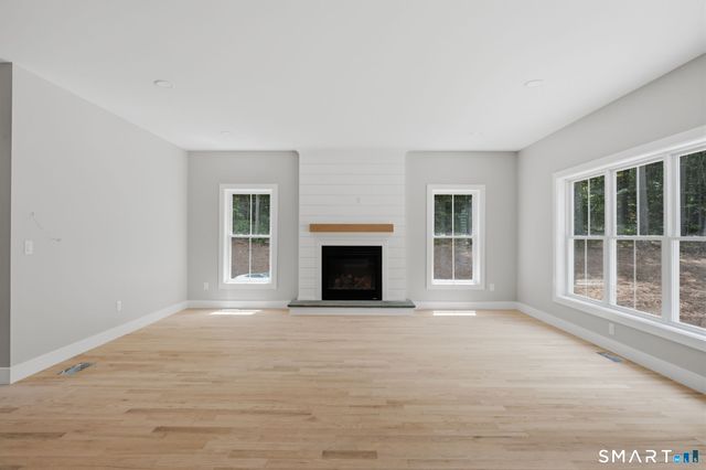 495 Wickham Road, Glastonbury, CT 06033