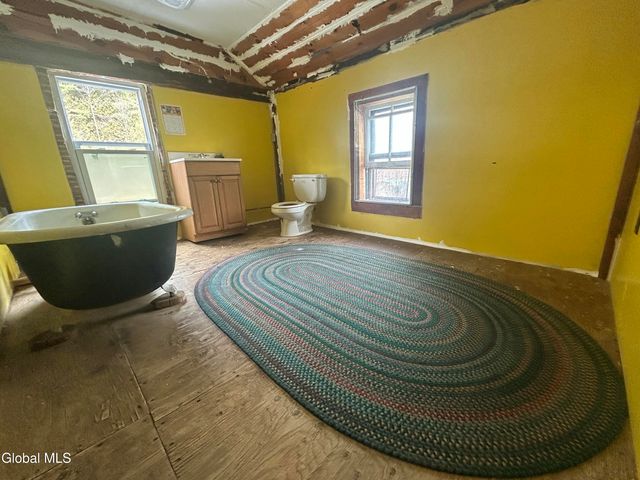 919 Bradford Hill Road, Crown Point, NY 12928