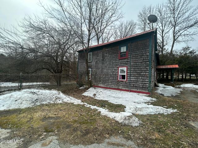 919 Bradford Hill Road, Crown Point, NY 12928