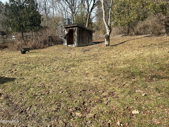 919 Bradford Hill Road, Crown Point, NY 12928