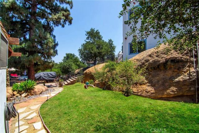 8500 Val Verde Drive, West Hills, CA 91304