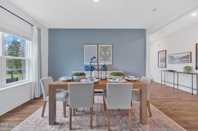 207 Artist Avenue, Johnson City, TN 37615