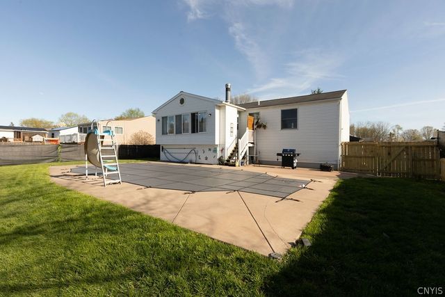 4053 Winterpark Drive, Clay, NY 13090