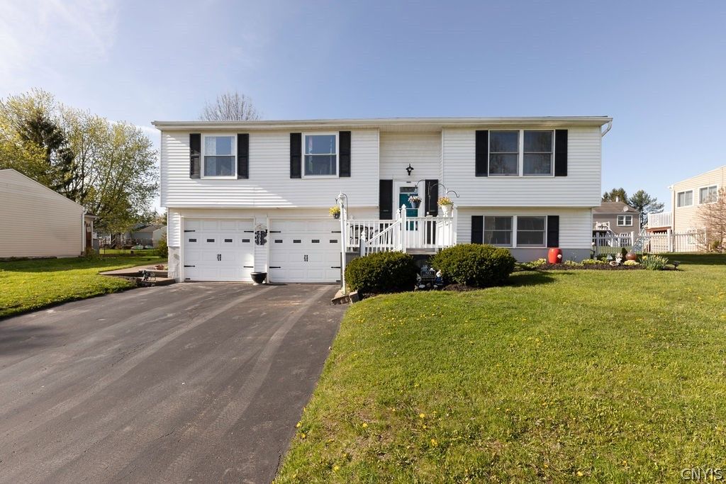 4053 Winterpark Drive, Clay, NY 13090