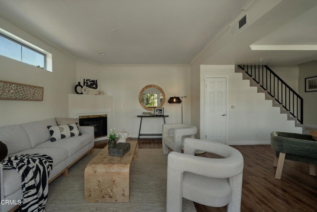 Image 11 of property listing at 4310 Whitsett Avenue 1, Studio City, CA 91604