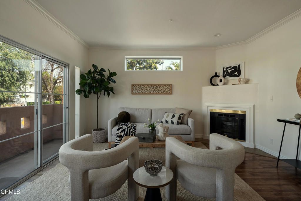 Image 3 of property listing at 4310 Whitsett Avenue 1, Studio City, CA 91604