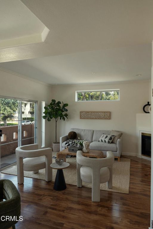 Image 4 of property listing at 4310 Whitsett Avenue 1, Studio City, CA 91604