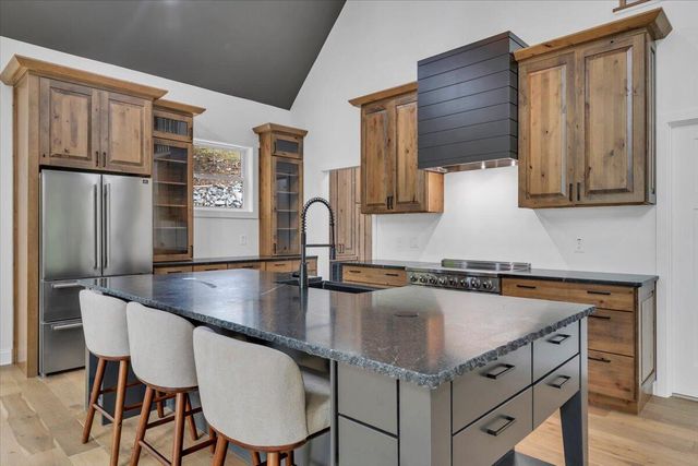 40 Kings WAY, Wirtz, VA 24184