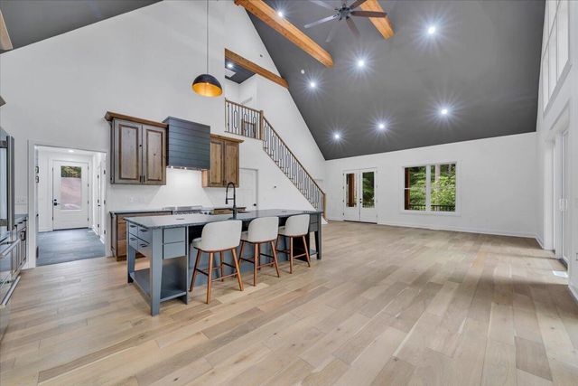 40 Kings WAY, Wirtz, VA 24184