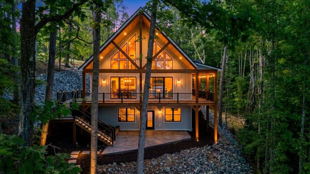 40 Kings WAY, Wirtz, VA 24184